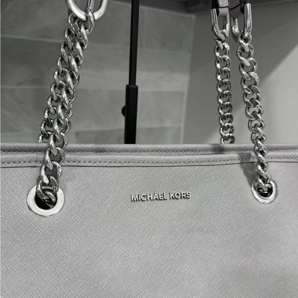 Michael Kors Jet Set Travel Large Tote Bag with laptop separator Gray EUC! - Picture 3 of 16